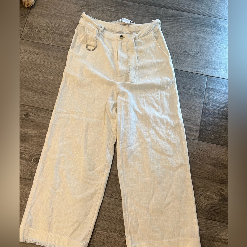 Light linen white perfect condition never worn comes with belt size 10 trousers